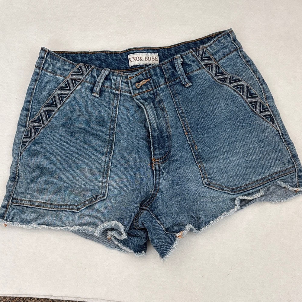 Knox Rose Women's Embroidered Blue Jean Shorts